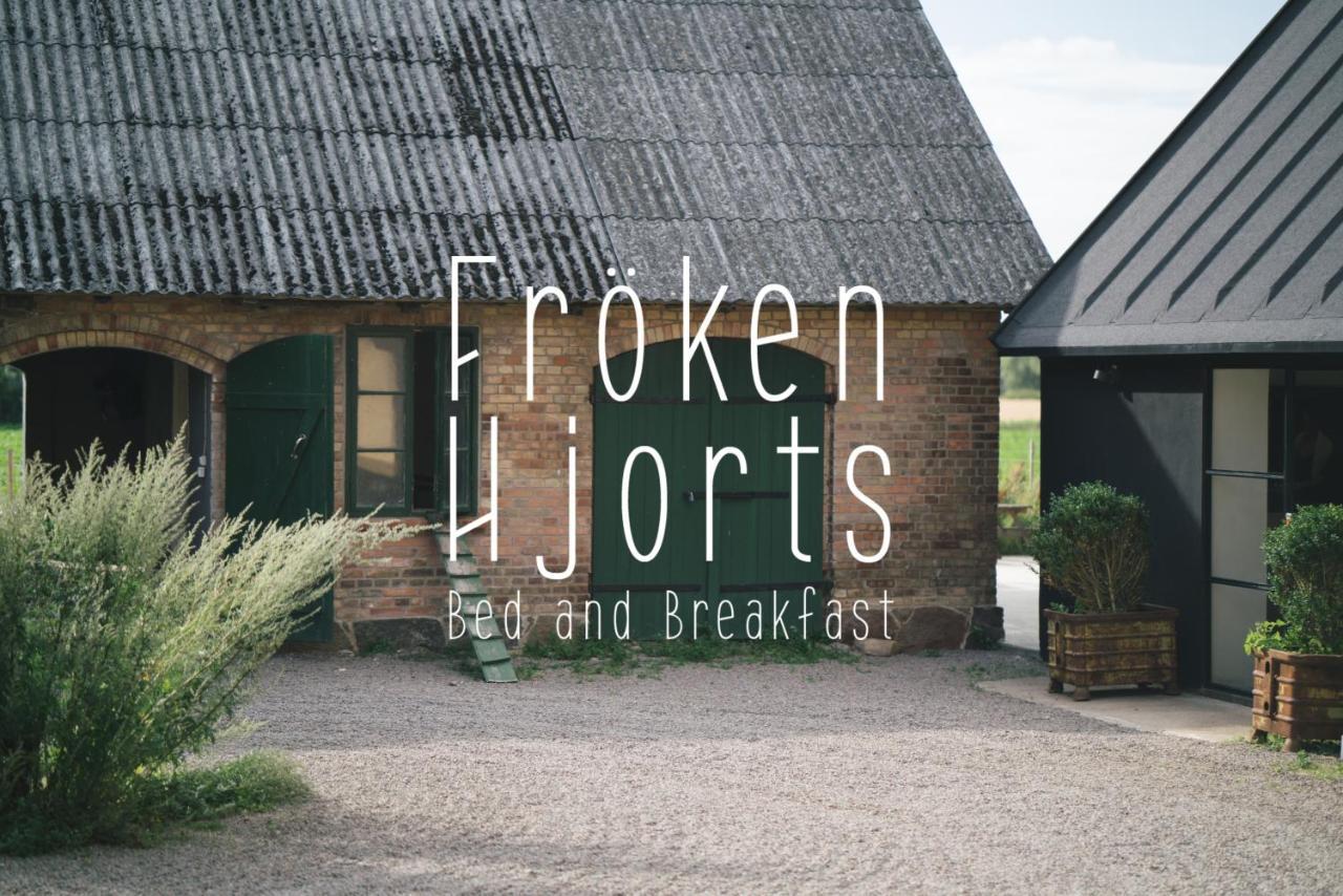 Froeken Hjorts Bed And Breakfast Höganäs Екстериор снимка